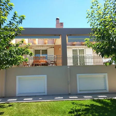 Сasa de vacaciones George's House